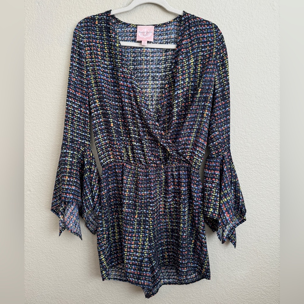 Frilly long sleeve patterned romper